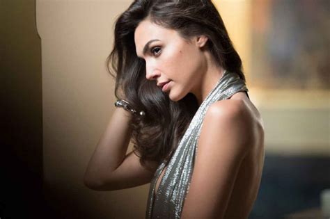 gal gadot gif gucci bamboo